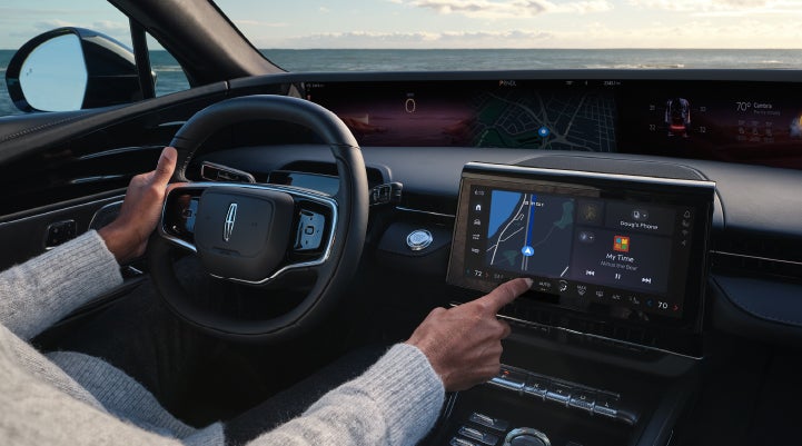 The driver of a 2024 Lincoln Nautilus® SUV interacts with the new Lincoln Digital Experience. | Cavalier Lincoln in Chesapeake VA